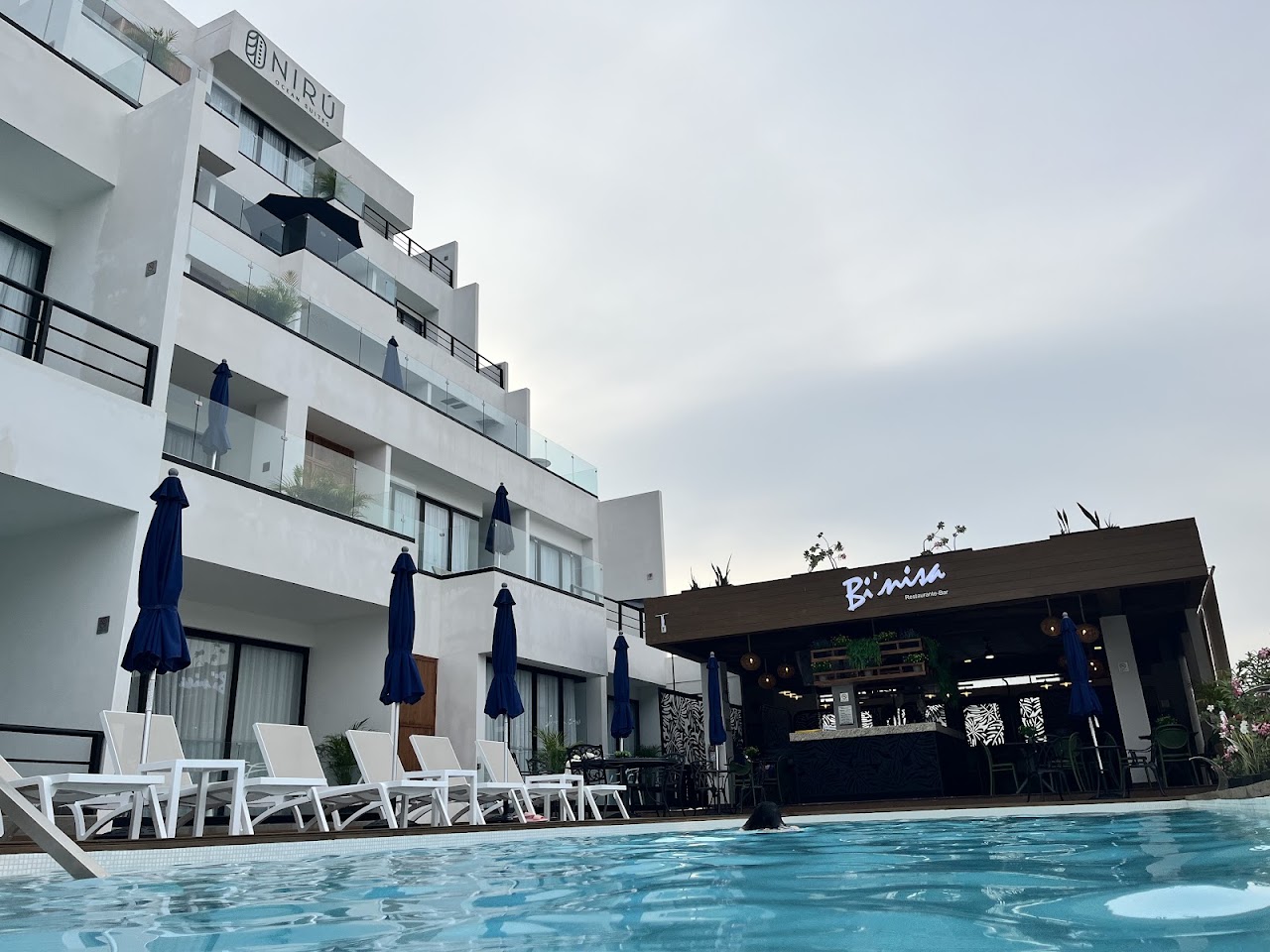 Nirú Ocean Suites by Binniguenda