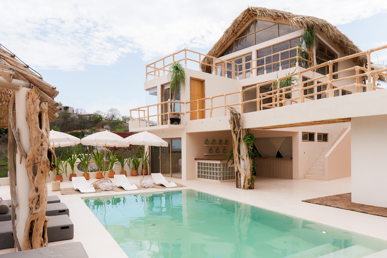 XENO HOTEL BOUTIQUE