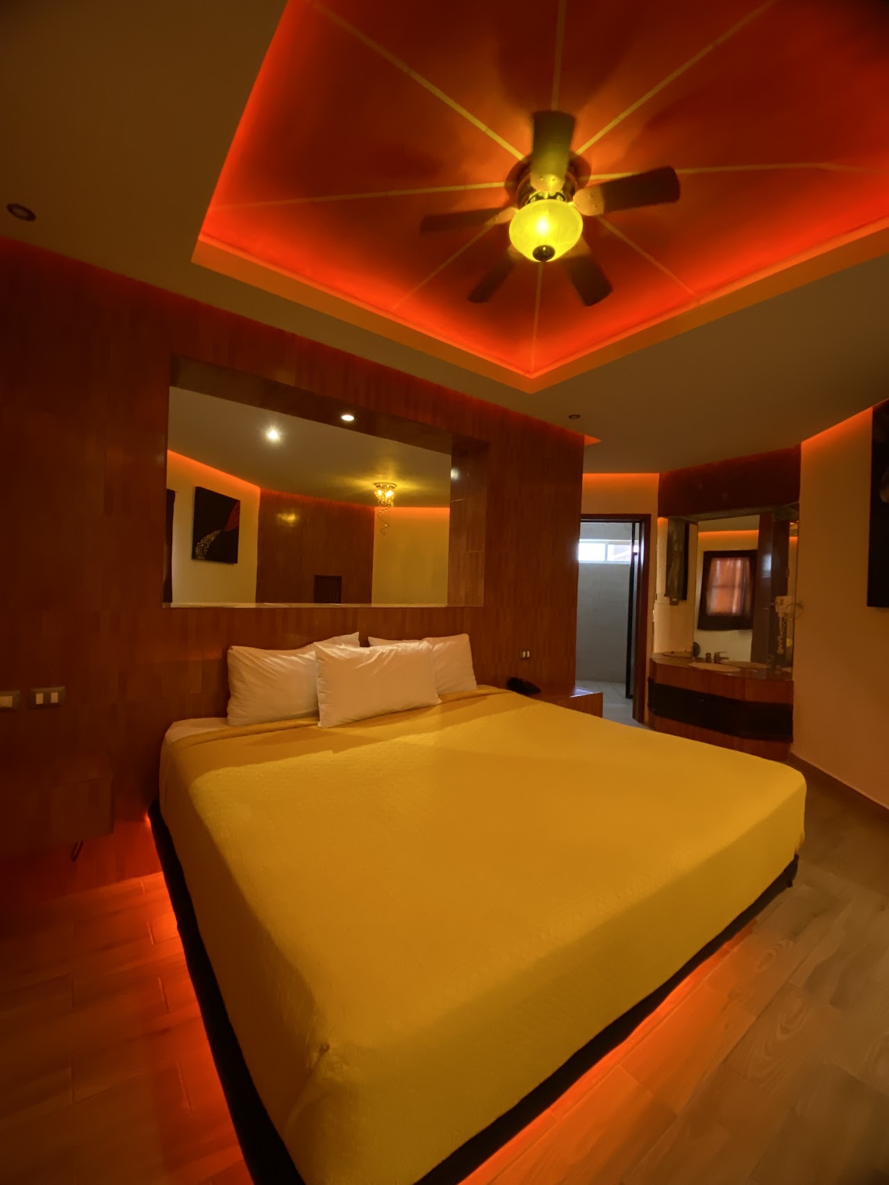 Auto Hotel Nice House