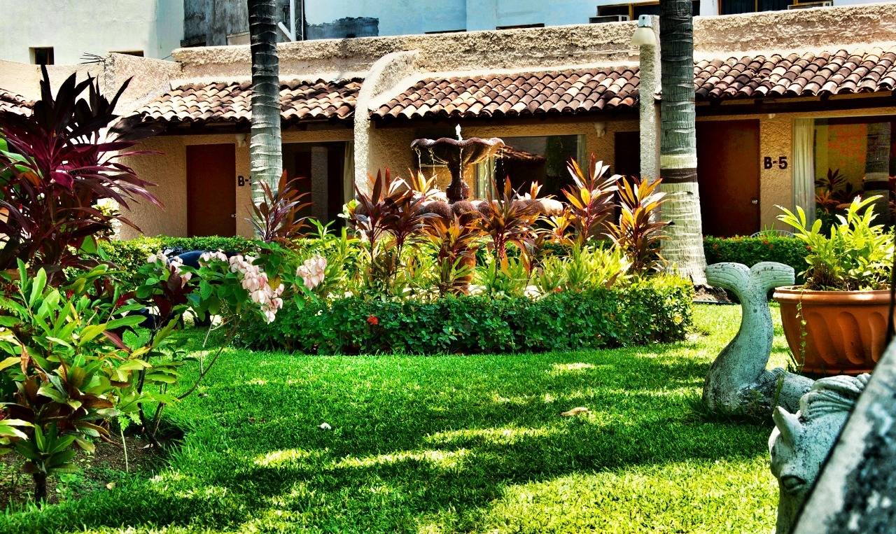 Sands Acapulco Hotel & Bungalows