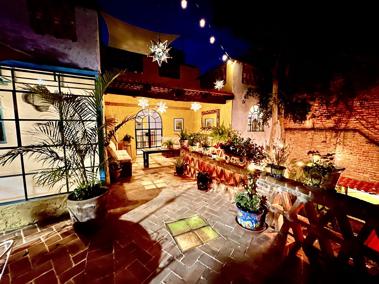 Casa Camellia.