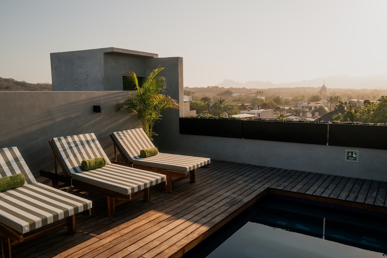 ALMA Surf Lodge