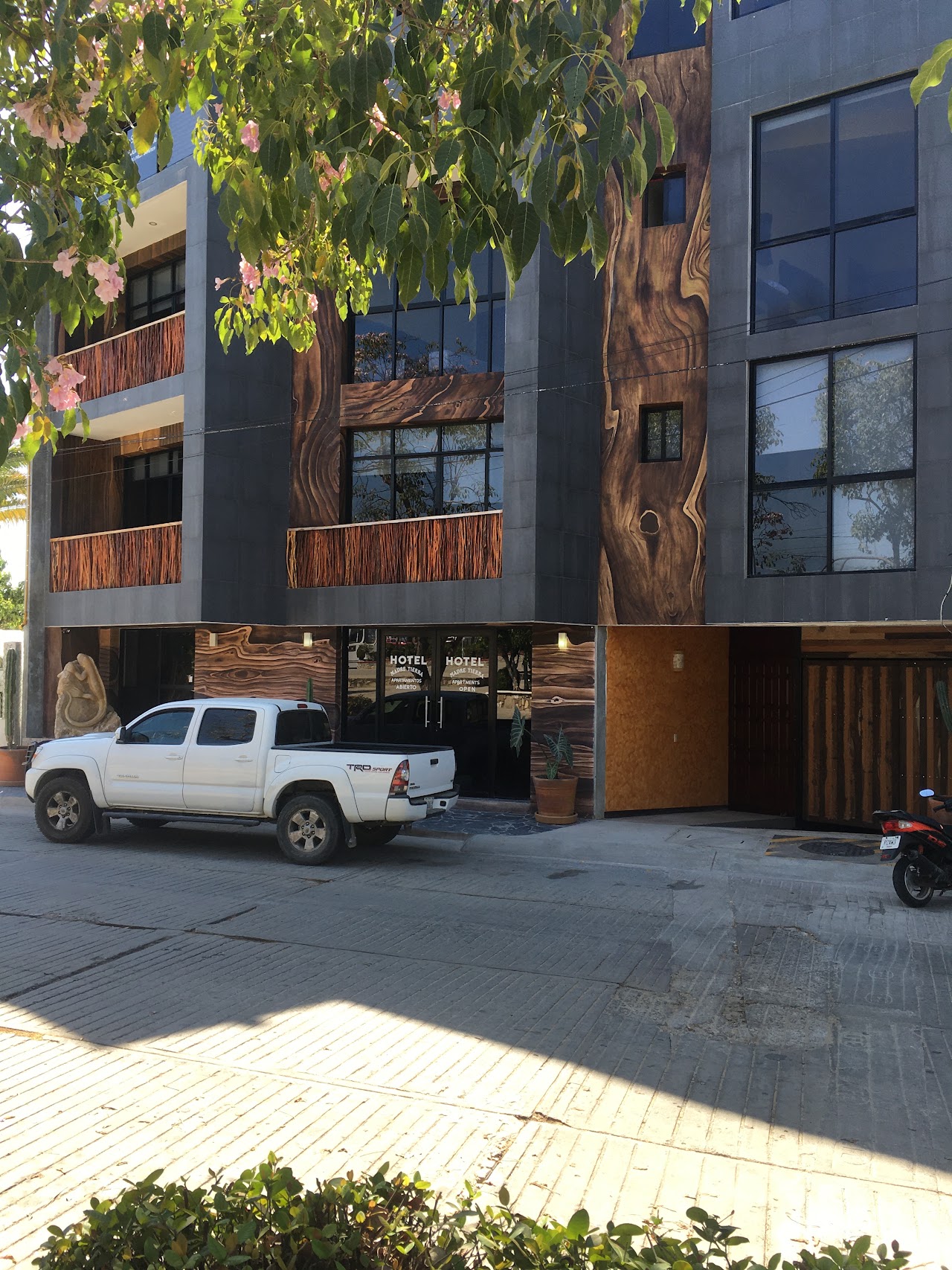 Madre Tierra Hotel
