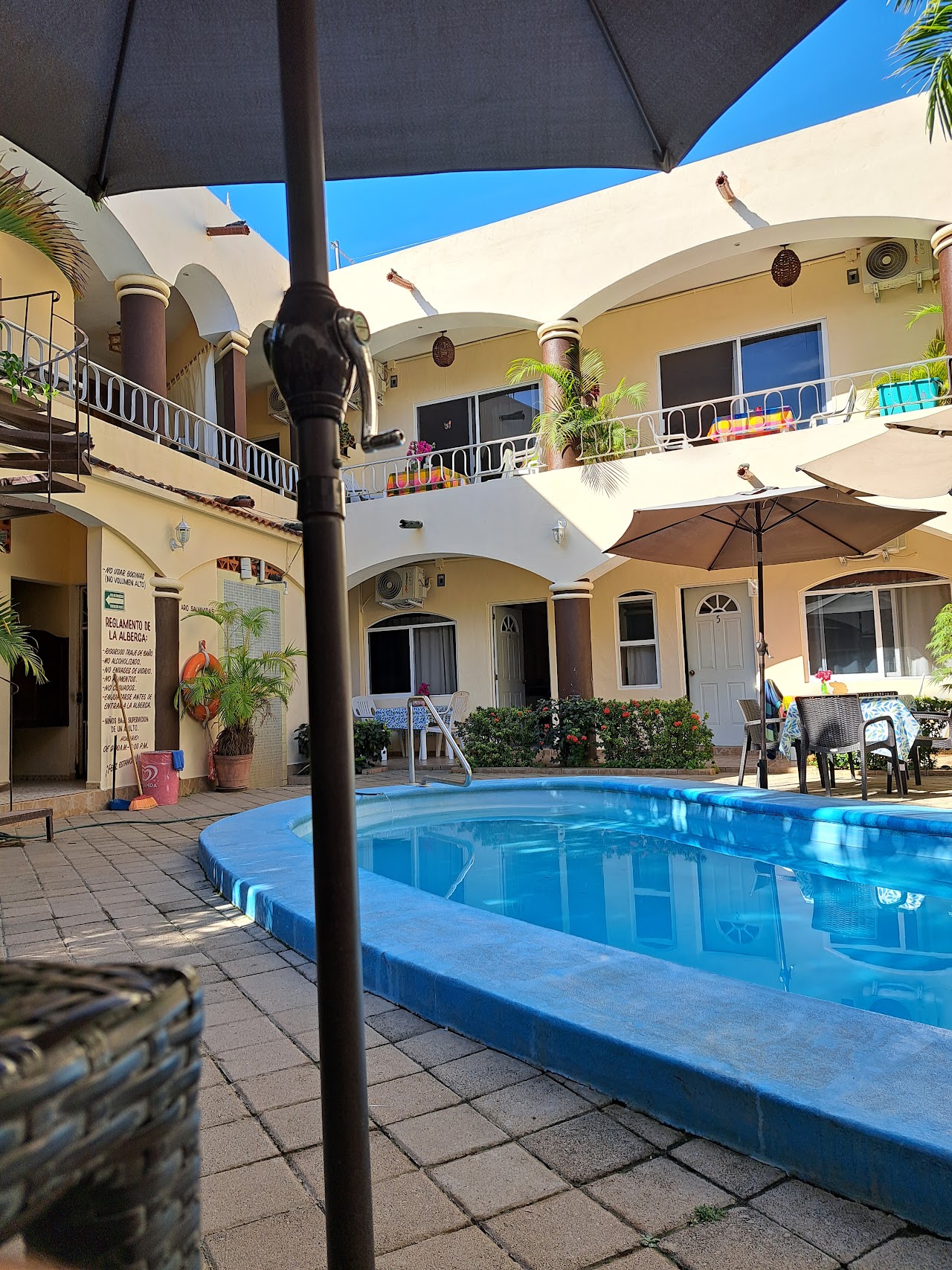 VicVal Hotel & Suites