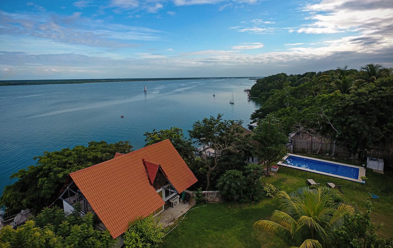 Seven Blue House Village & Lodge Bacalar