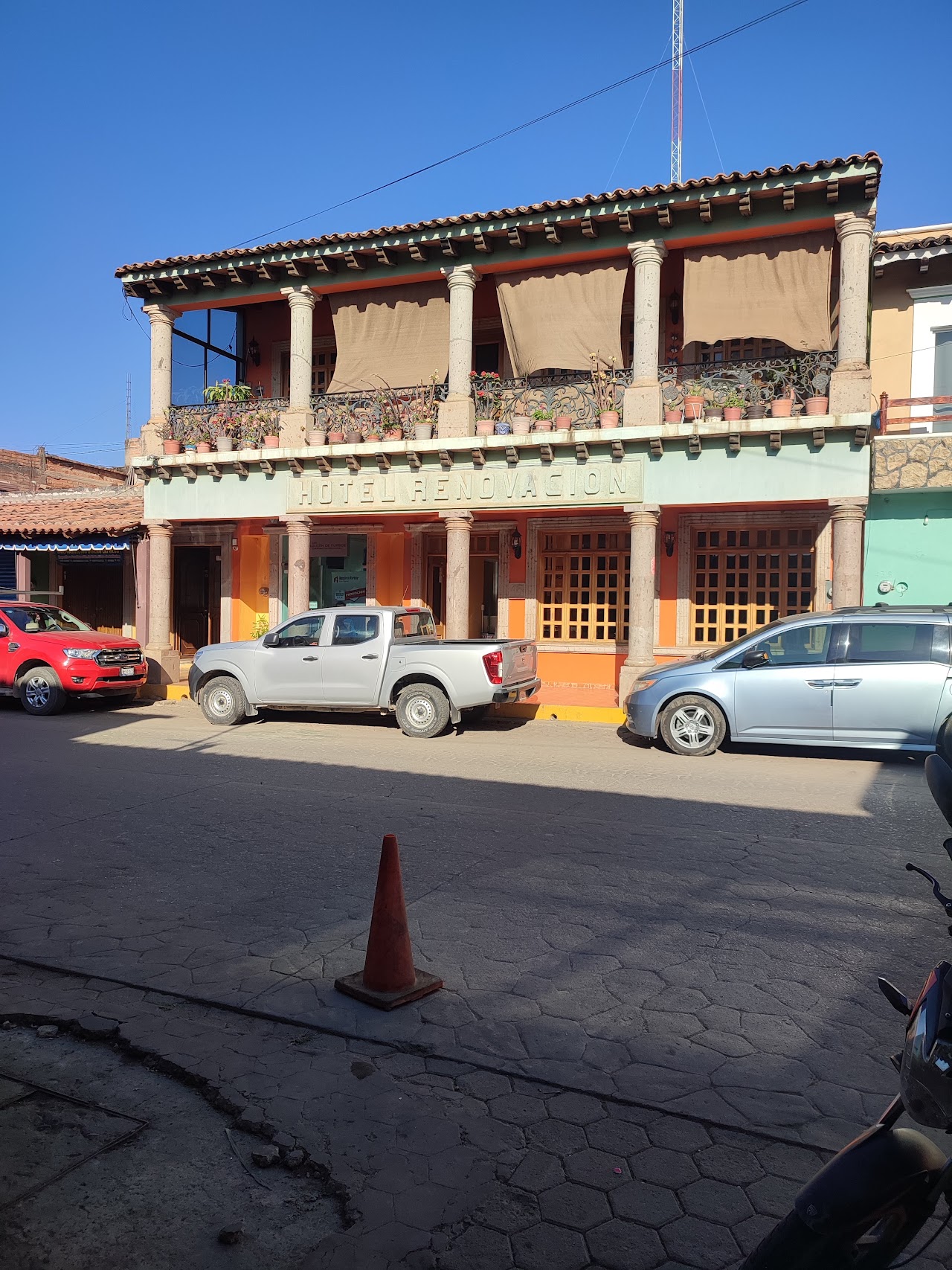 Hotel Renovación