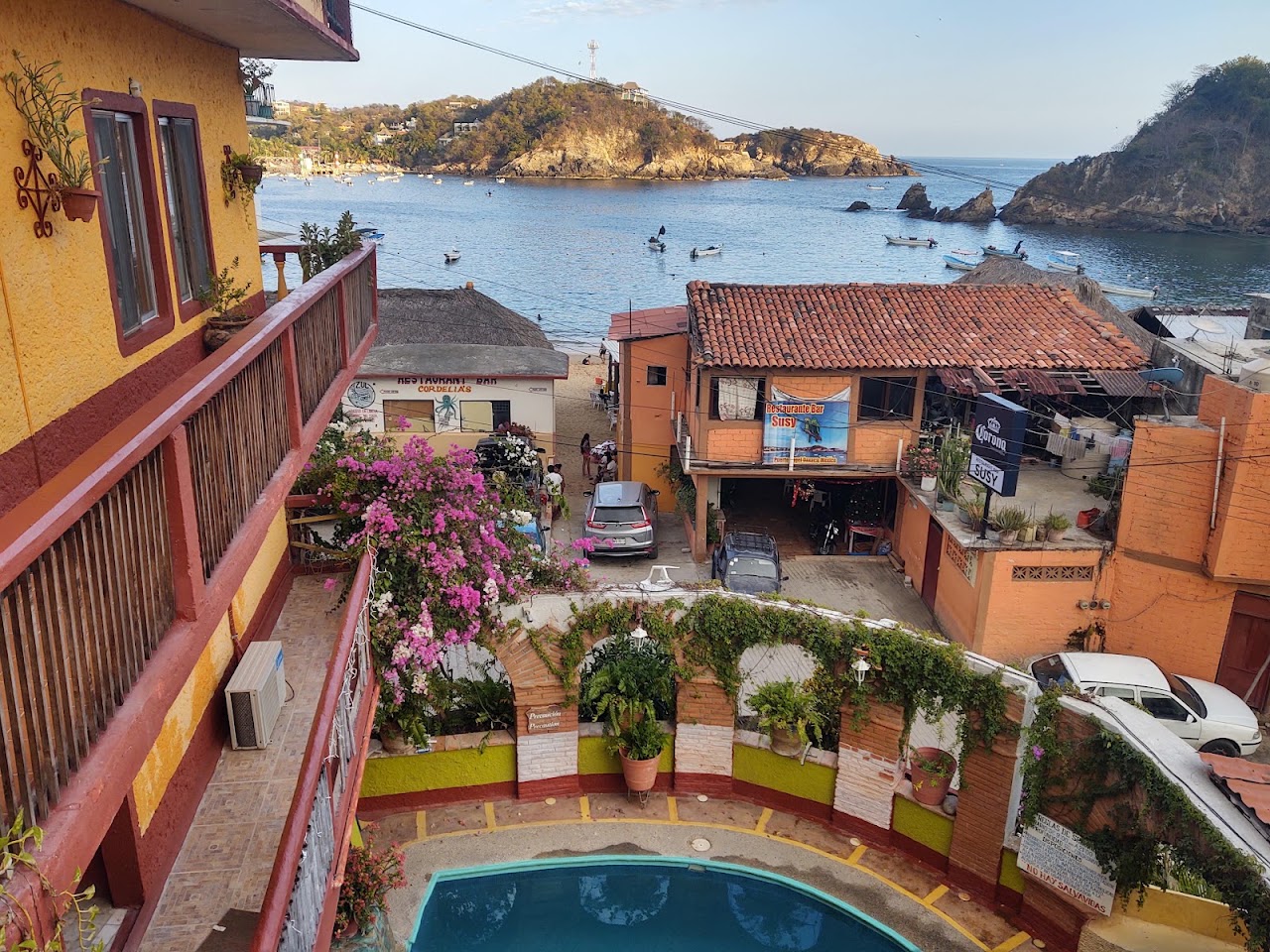 Hotel La Cabaña