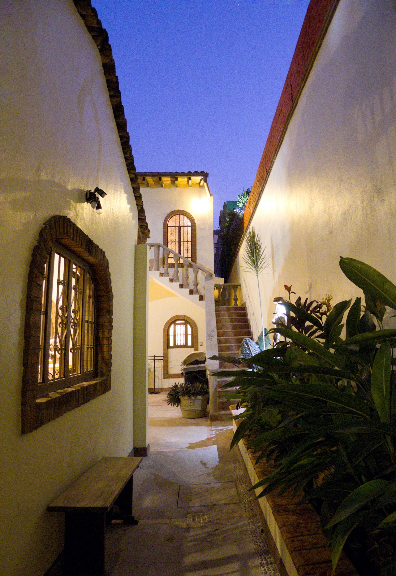 Victoria Suites