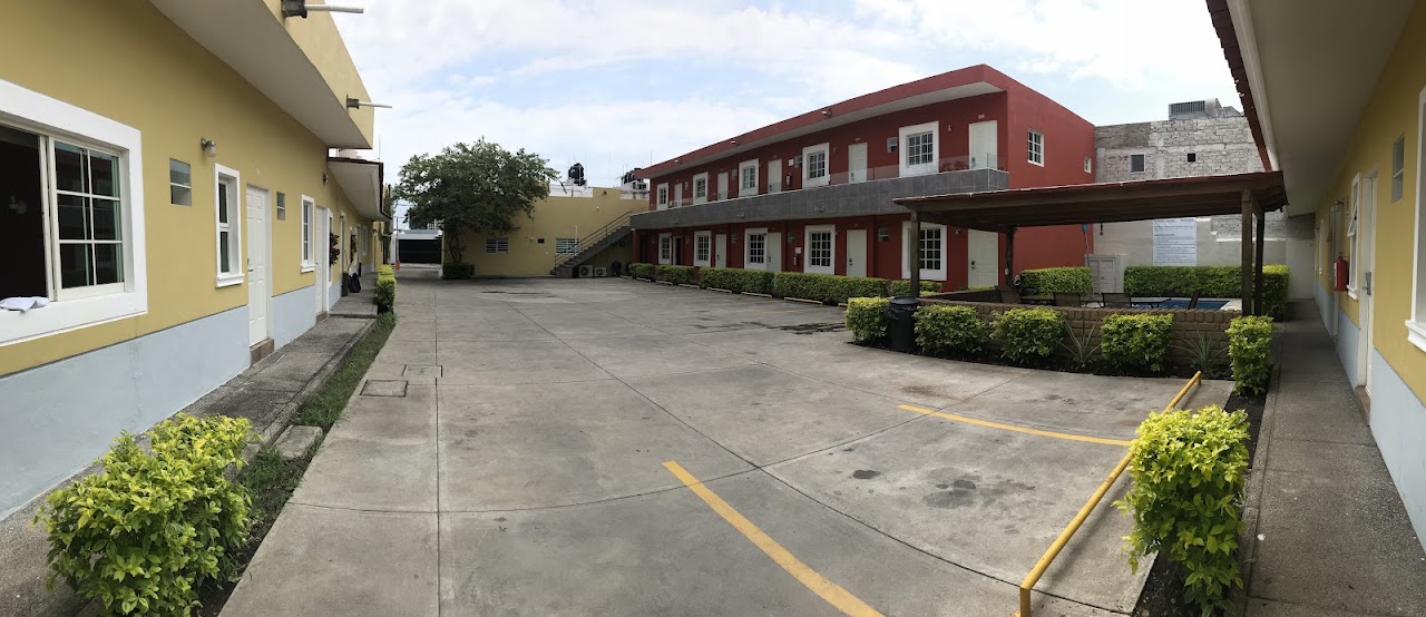Hotel Montroi City