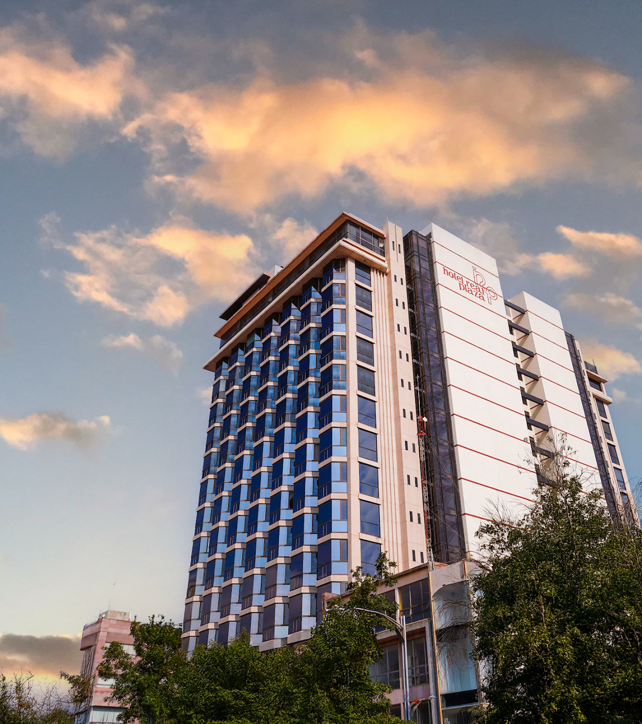 Hotel Real Plaza
