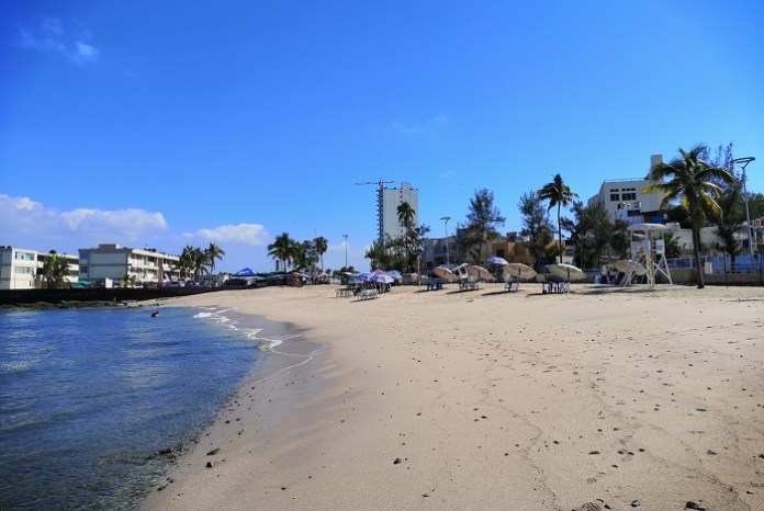Hotel, Half Moon Resort