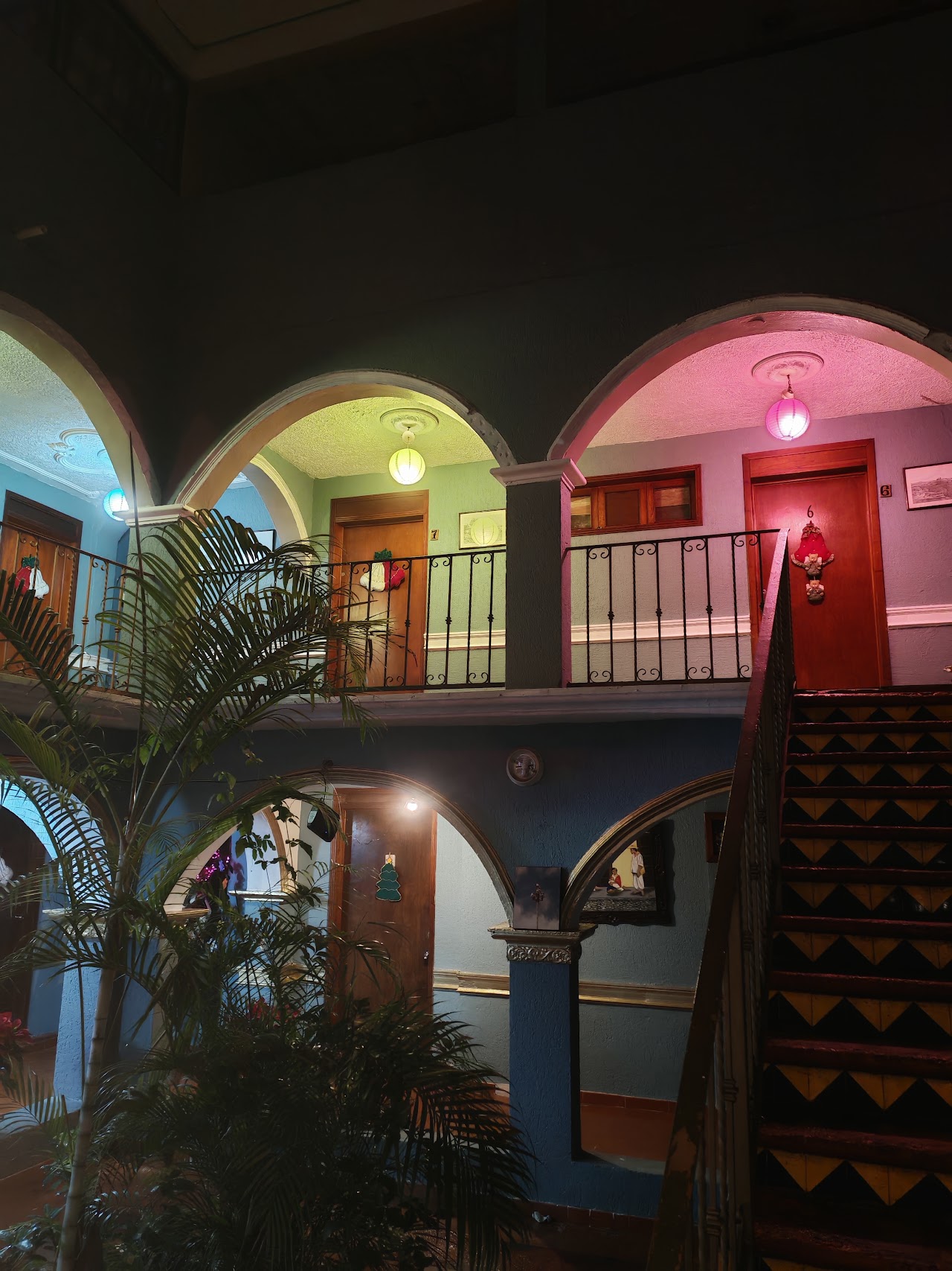 HOTEL LA QUINTA DE LOS LEONES desde 600.00 pesos temporada baja, no aplica vacaciones y cumbre Tajín