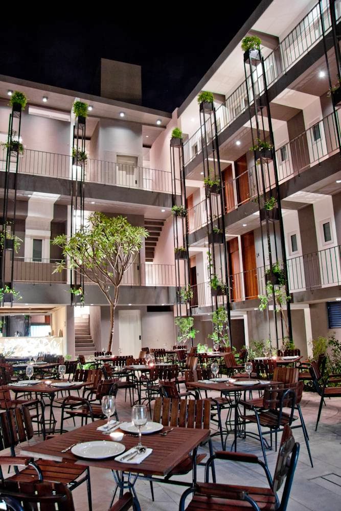 Flor de Mayo Hotel & Restaurant