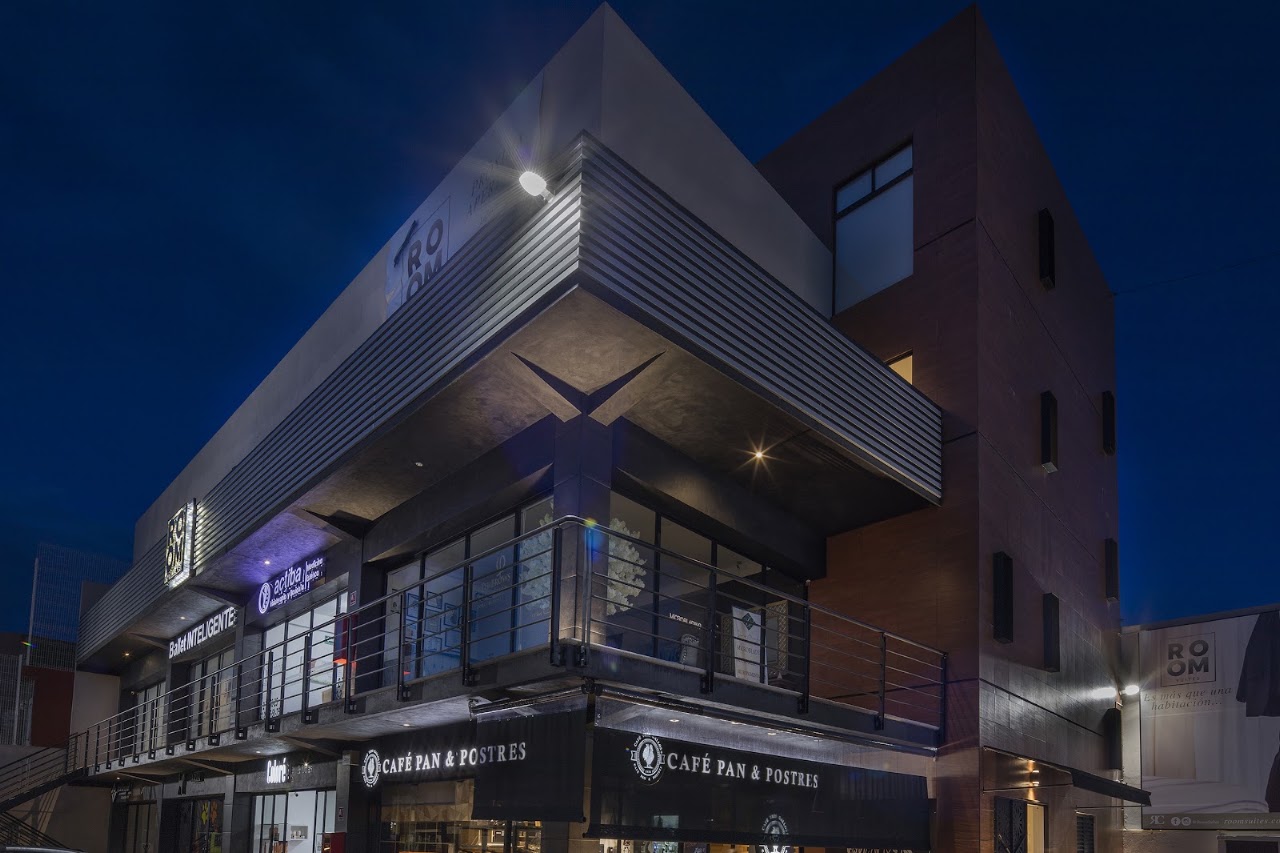 Room Hotel & Suites