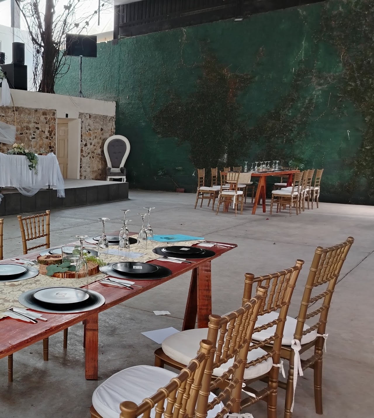 HOTEL BRIONES