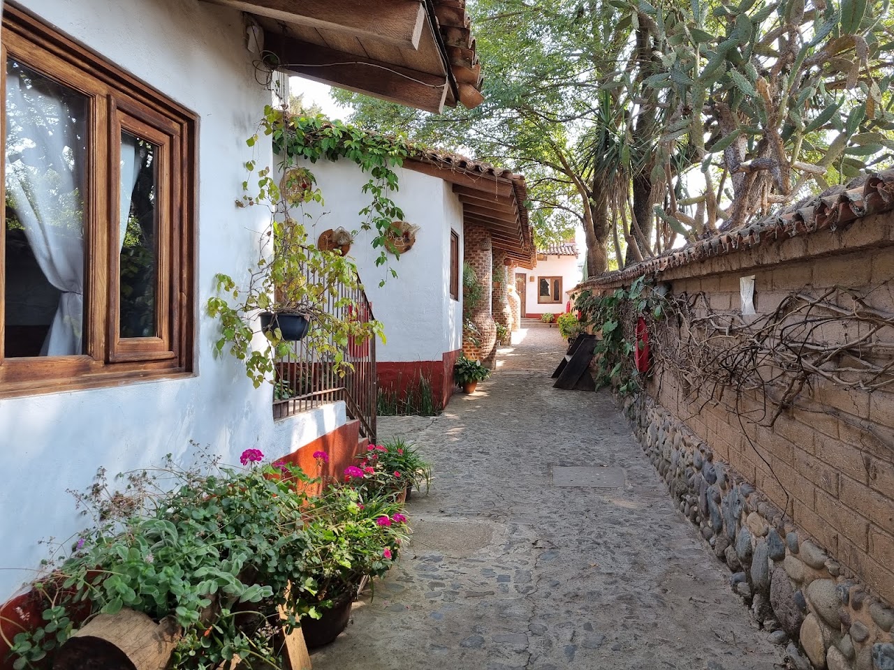 Hotel Bugamvillas
