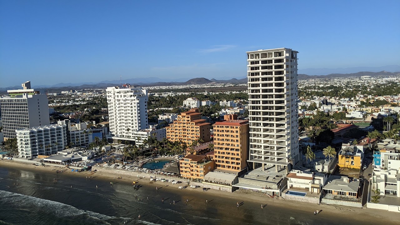 Costa de Oro Beach Hotel