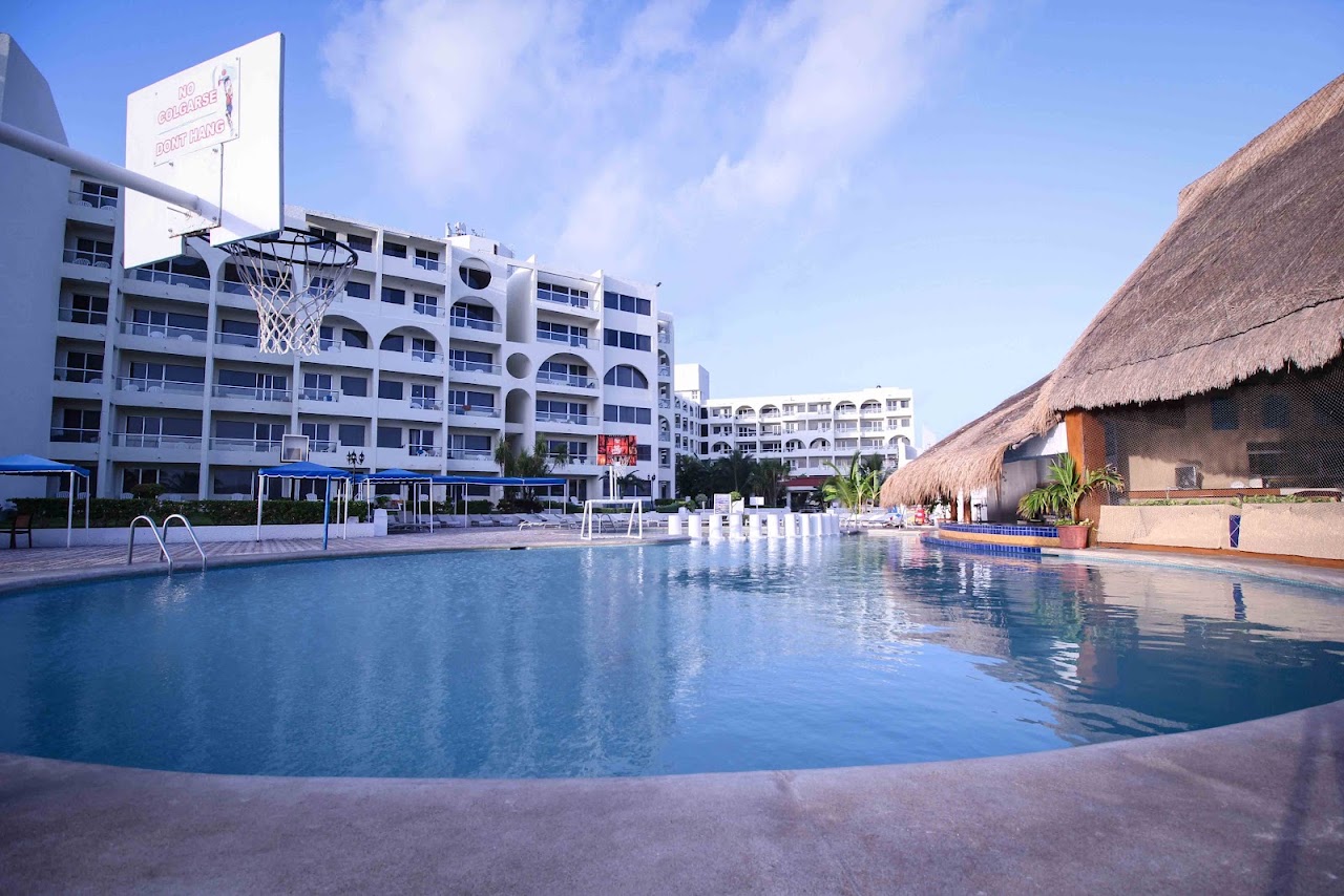 Aquamarina Beach Hotel Cancún