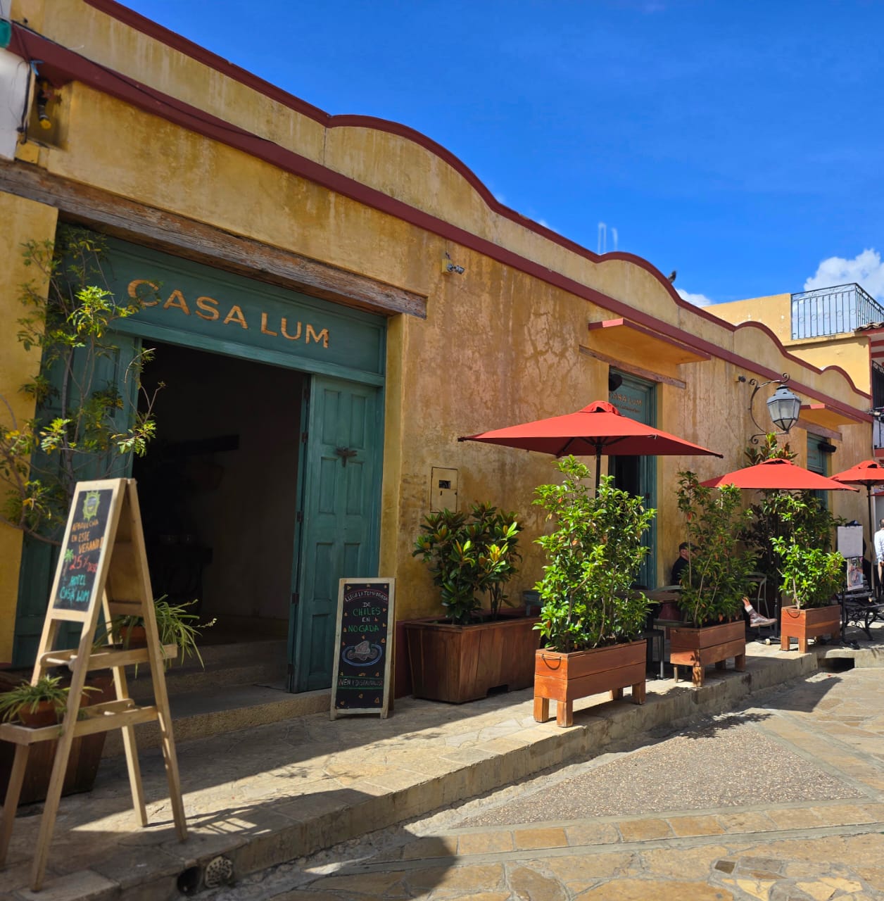 Casa Lum Hotel + Restaurante
