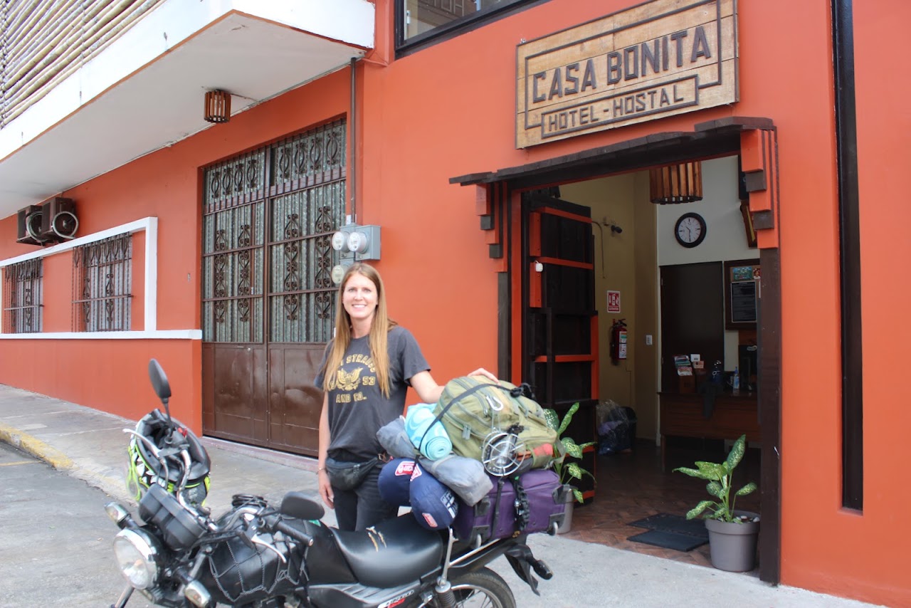 Casa Bonita Hotel y Hostal