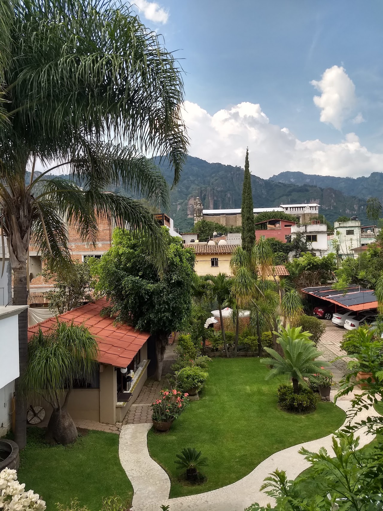 HOTEL CONCIERGE FLOR Y CANTO