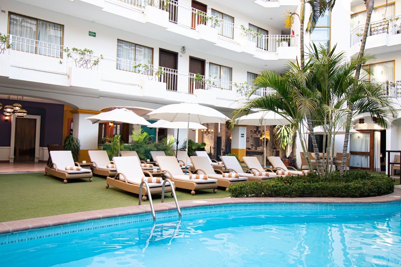 Los Arcos Suites