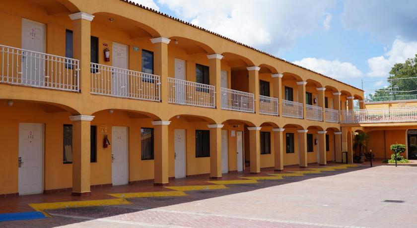 Hotel Maria Luisa Inn and Suites