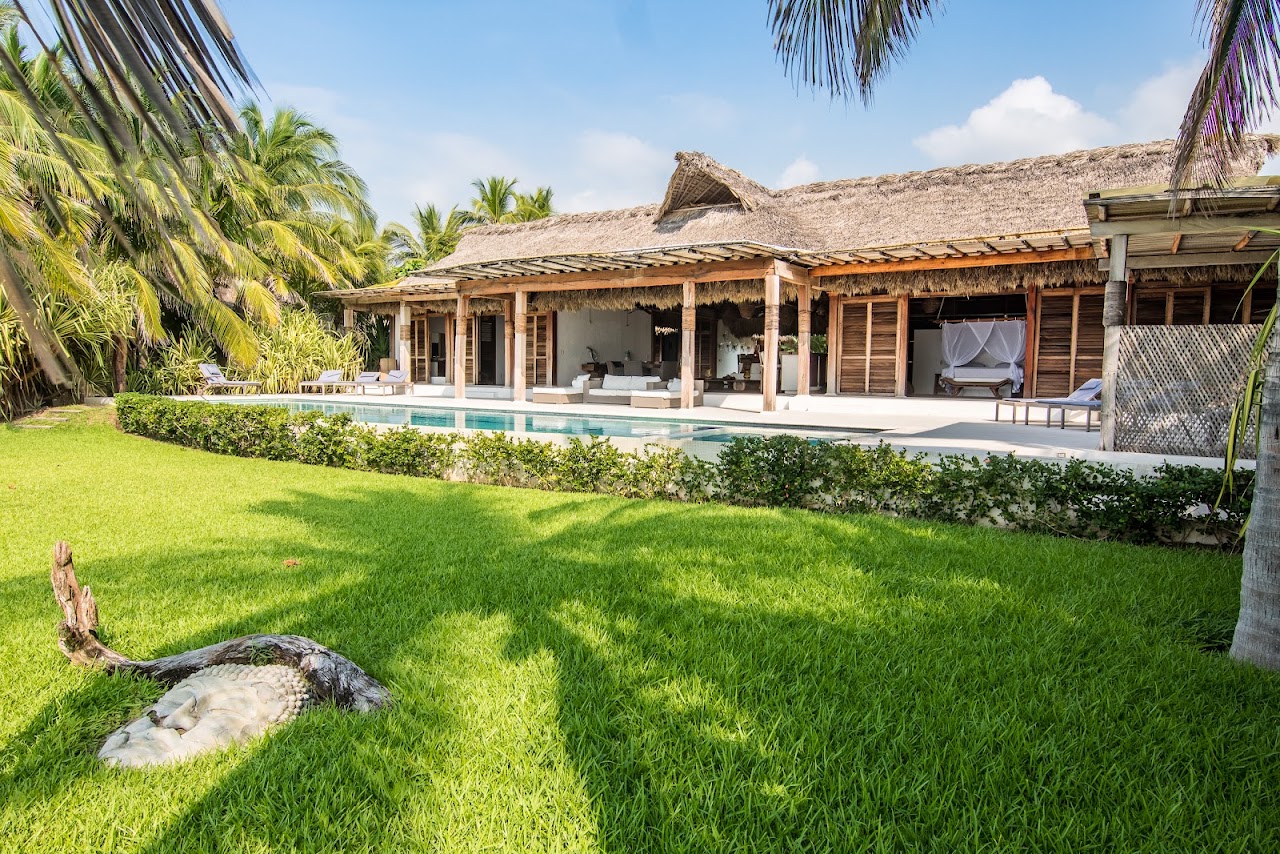 Casa Rhino · Villa frente al mar en Puerto Escondido