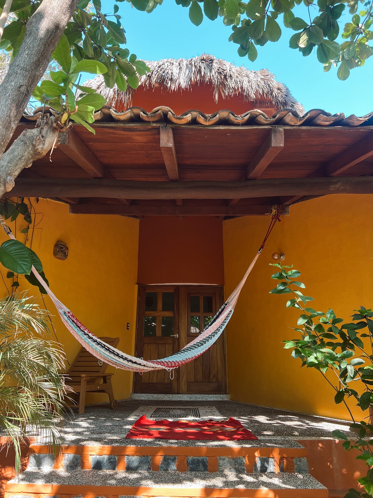 Jacquelines Surf Villas & Boutique Hostel
