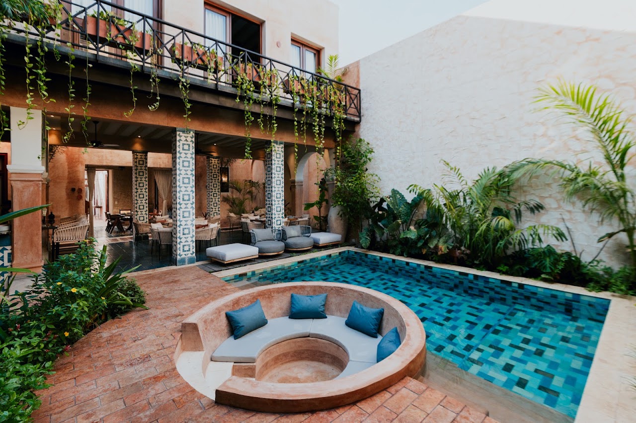 CIGNO ERMITA HOTEL