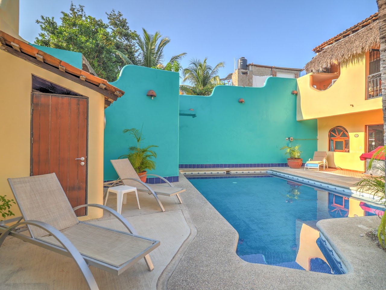 La Cruz Inn with Restaurant, Bar and Rooftop Lounge