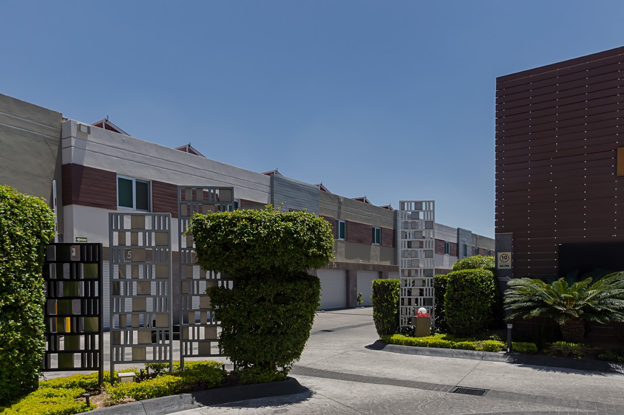 Life Motel Boutique