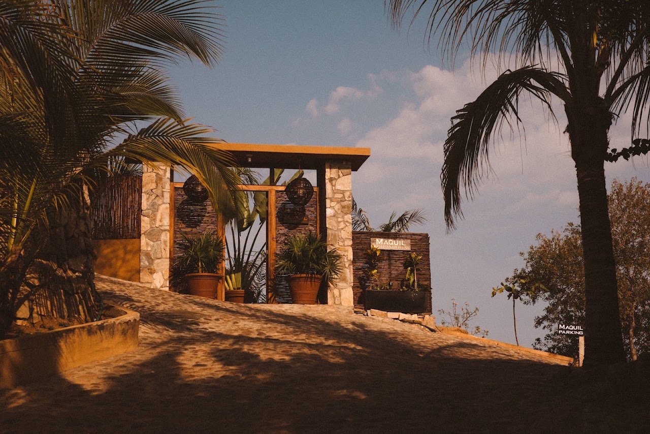 MAQUIL HOTEL & VILLAS