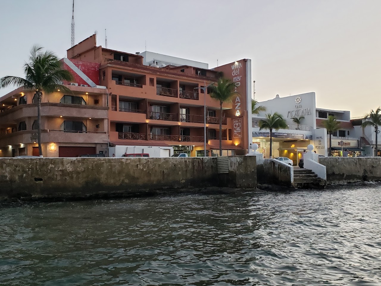 Aqua Safari Inn