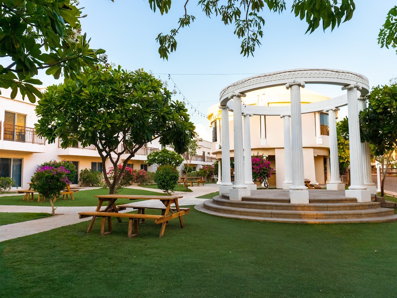 Hotel Santorian