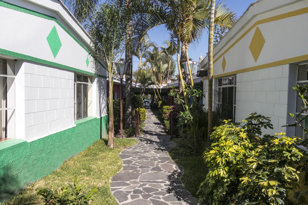 Hotel Ajijic Plaza