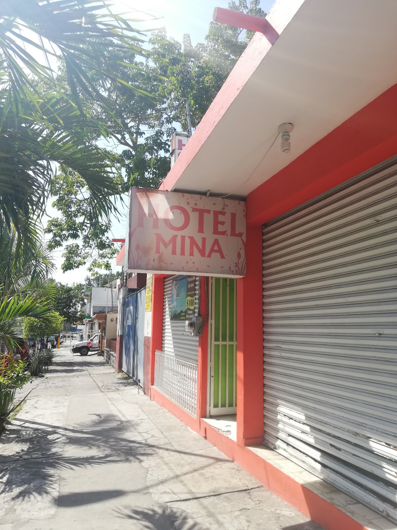 Hotel Mina