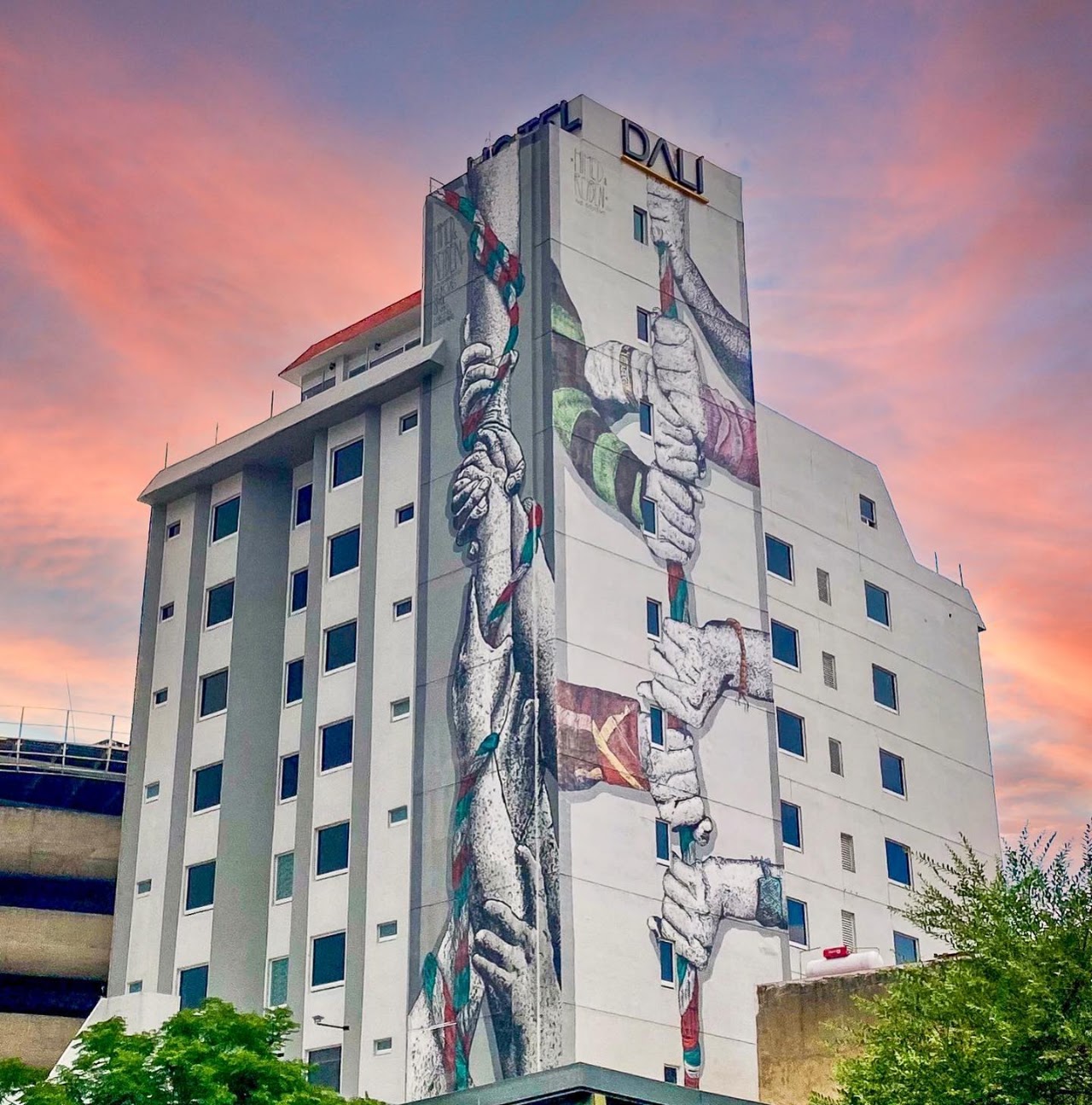 Hotel Dali Plaza