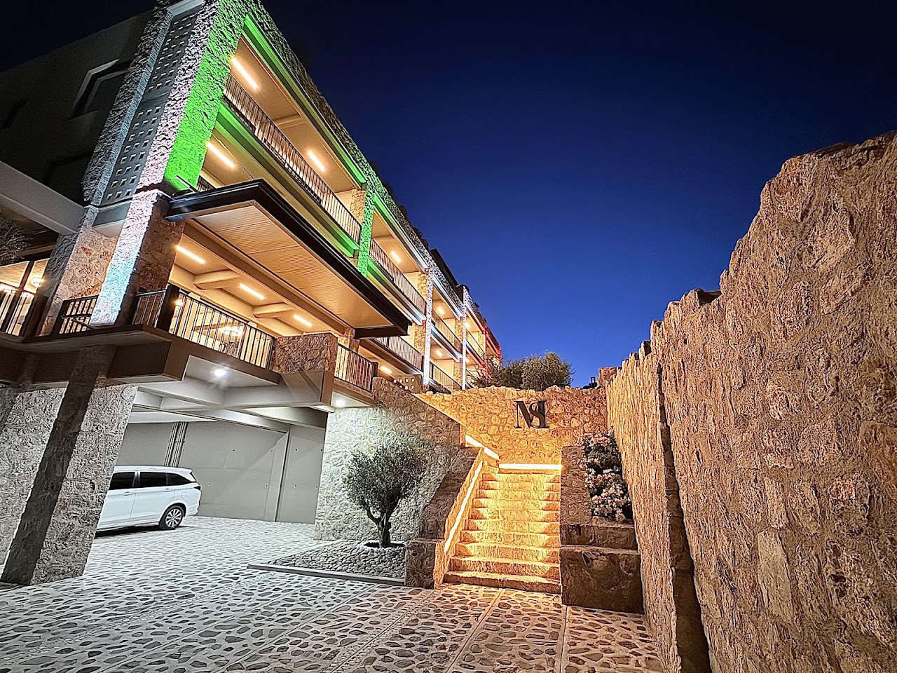 Hotel Montessuites