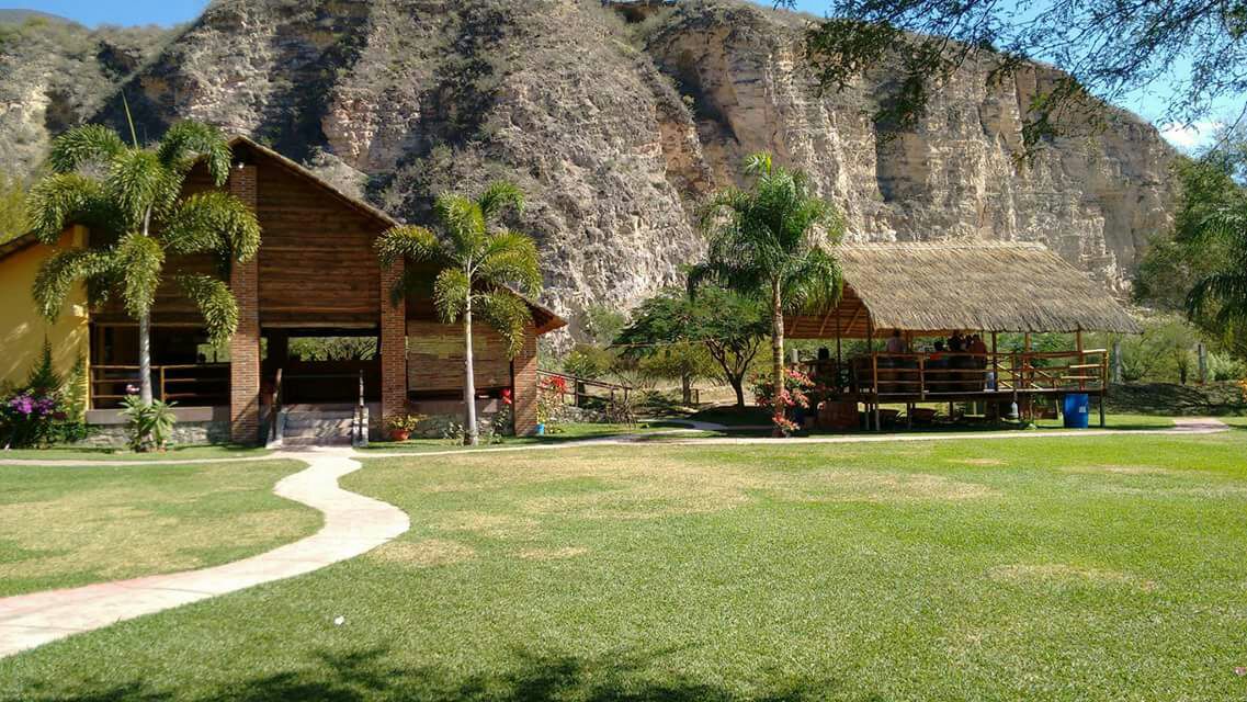 Tirolesas, Cabañas.