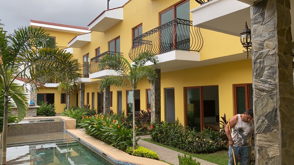 Alery Hotel & Suites