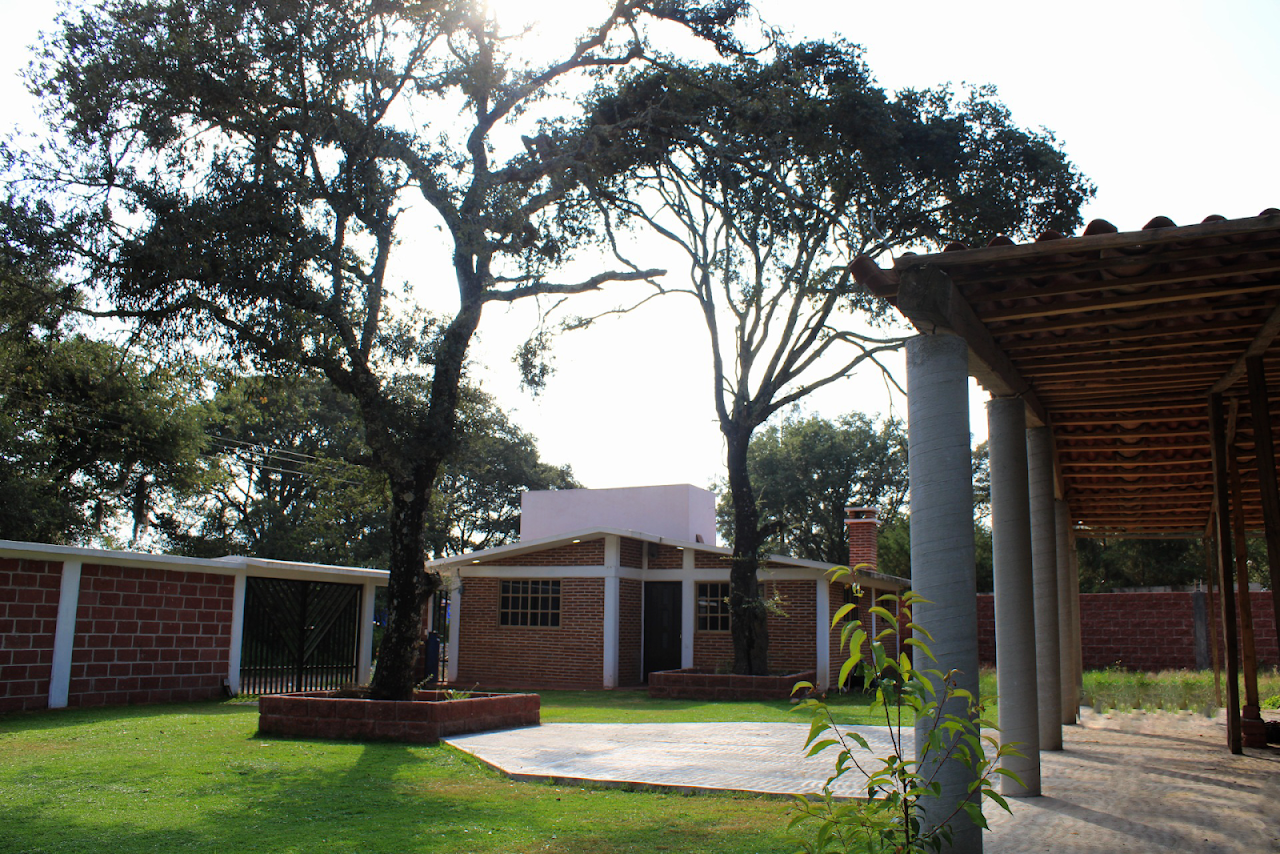El Manantial Cabañas & Jardín de Eventos