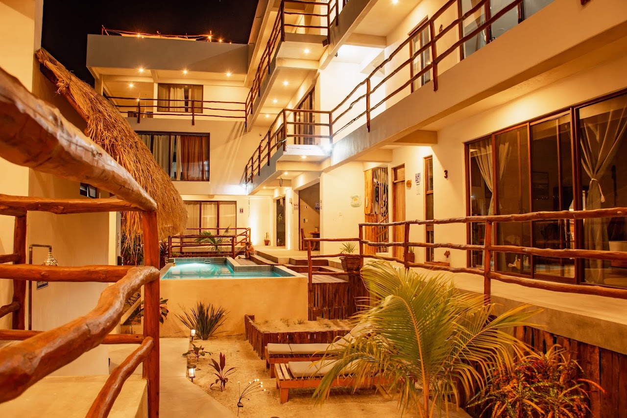 La Familia Casa and Suites