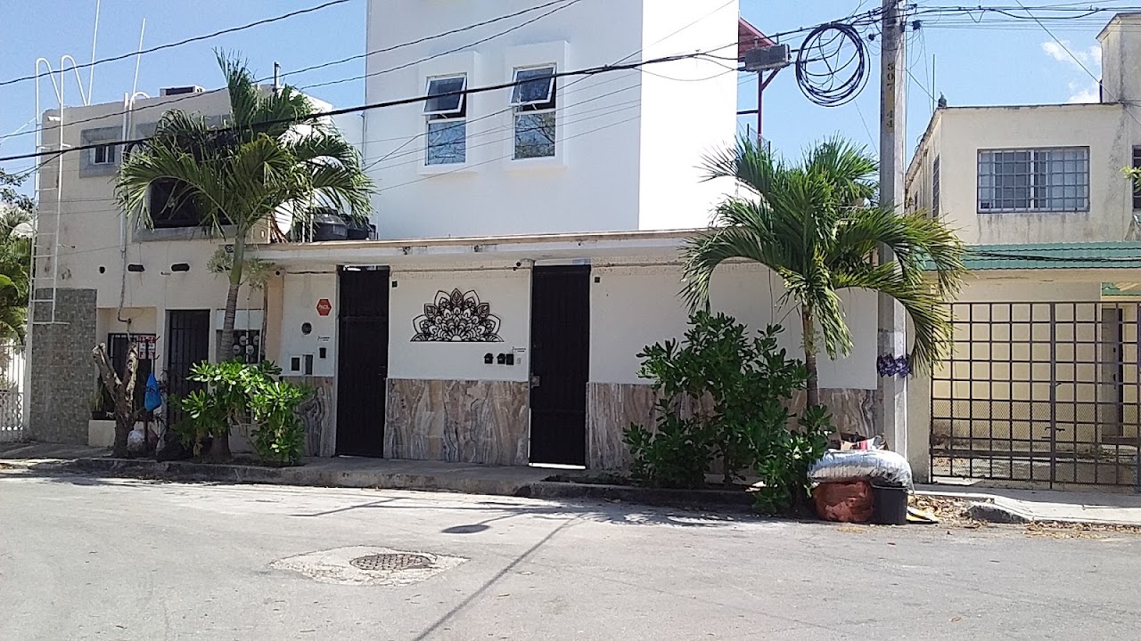 Cancún Hotel Boutique & Hostal