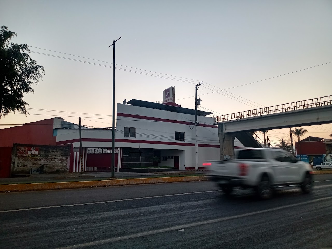 Auto Hotel La Feria